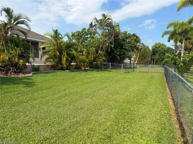 7899 Sandel Wood Cir W, Fort Myers, Florida 33908