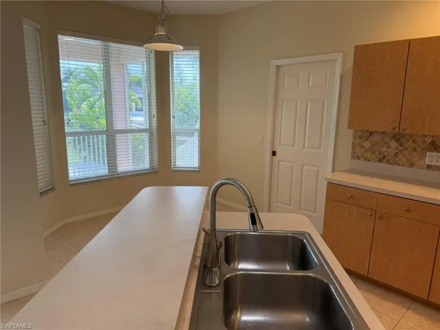 7899 Sandel Wood Cir W, Fort Myers, Florida 33908