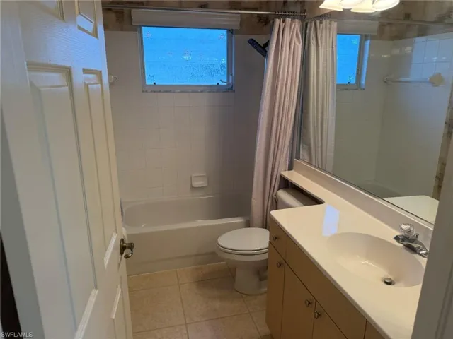 7899 Sandel Wood Cir W, Fort Myers, Florida 33908