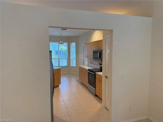 7899 Sandel Wood Cir W, Fort Myers, Florida 33908