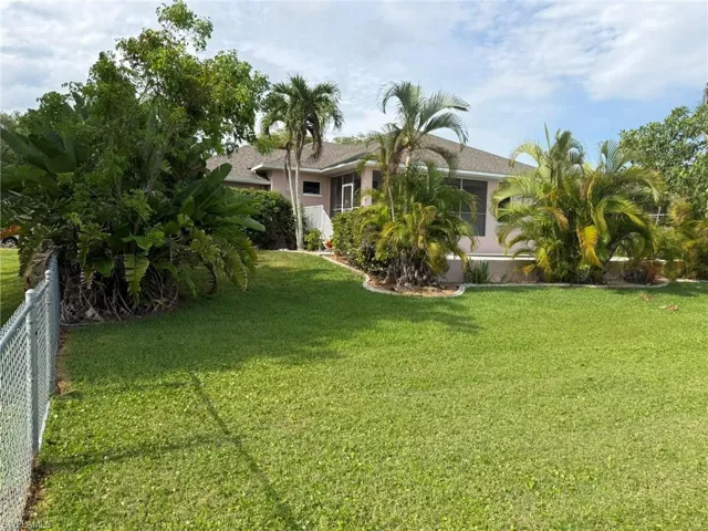 7899 Sandel Wood Cir W, Fort Myers, Florida 33908