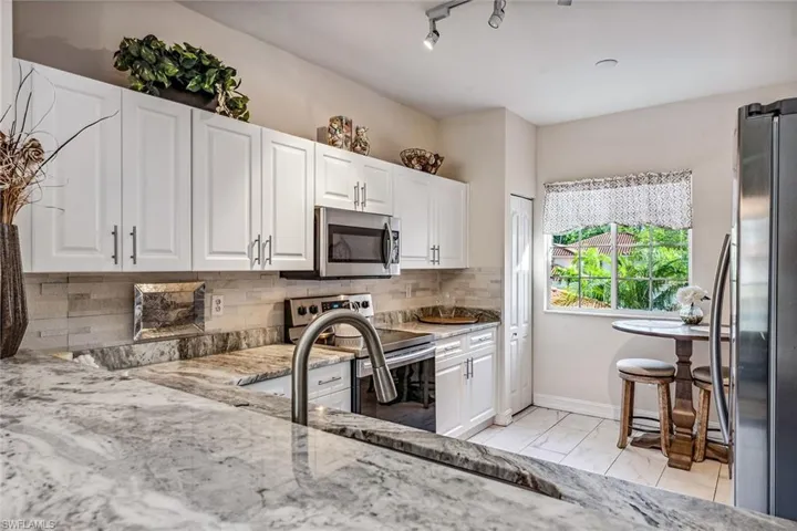 675 Luisa LN # 2, NAPLES FL 34104