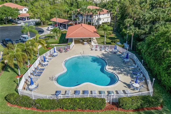 675 Luisa LN # 2, NAPLES FL 34104