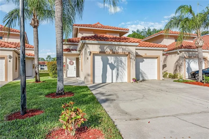 675 Luisa LN # 2, NAPLES FL 34104