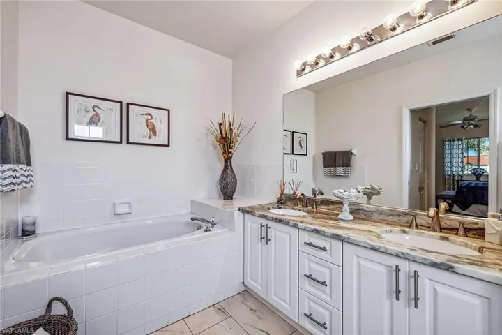 675 Luisa LN # 2, NAPLES FL 34104