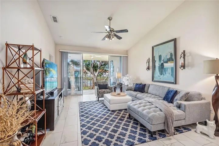 675 Luisa LN # 2, NAPLES FL 34104