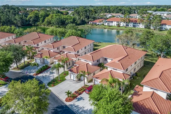 675 Luisa LN # 2, NAPLES FL 34104