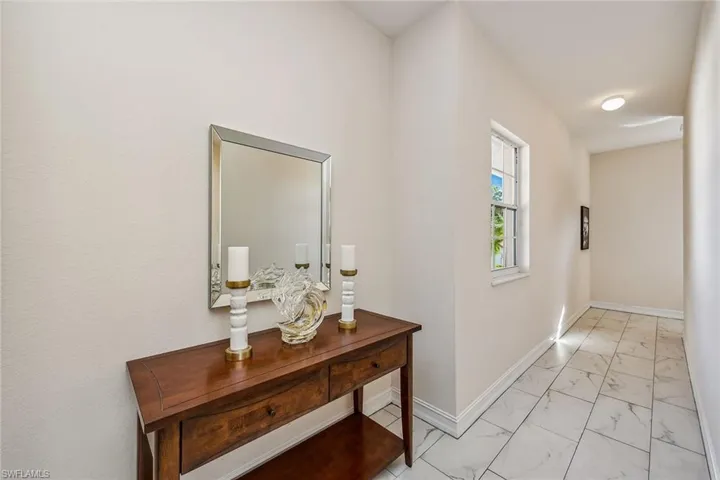 675 Luisa LN # 2, NAPLES FL 34104