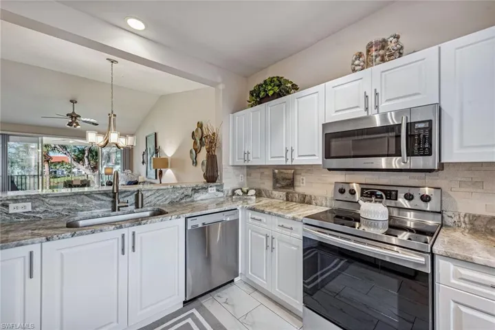 675 Luisa LN # 2, NAPLES FL 34104
