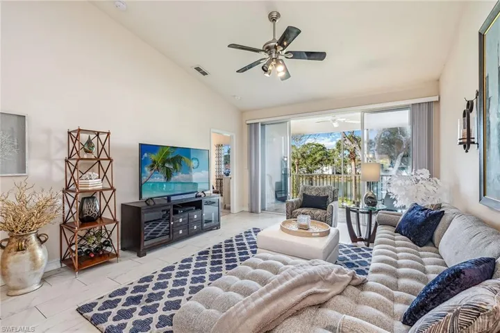 675 Luisa LN # 2, NAPLES FL 34104