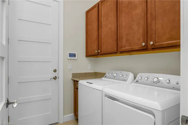 7162 Dominica Dr, Naples, Florida 34113