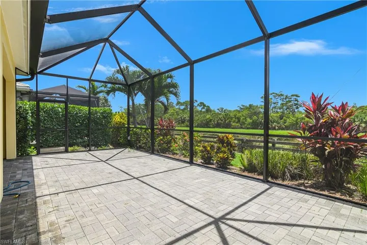 7162 Dominica Dr, Naples, Florida 34113