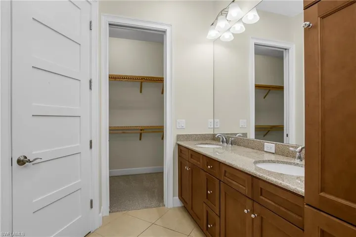 7162 Dominica Dr, Naples, Florida 34113