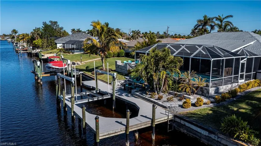 16,000 lb Dock with boat lift