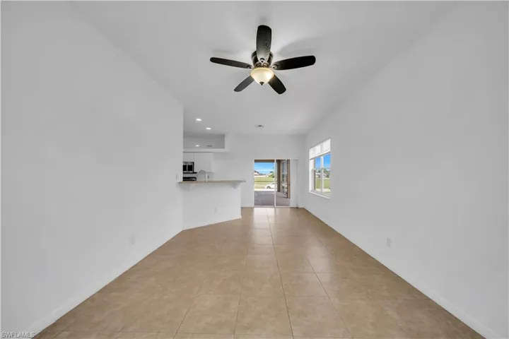 21 Kismet Pkwy E, Cape Coral, Florida 33909