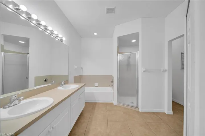 21 Kismet Pkwy E, Cape Coral, Florida 33909