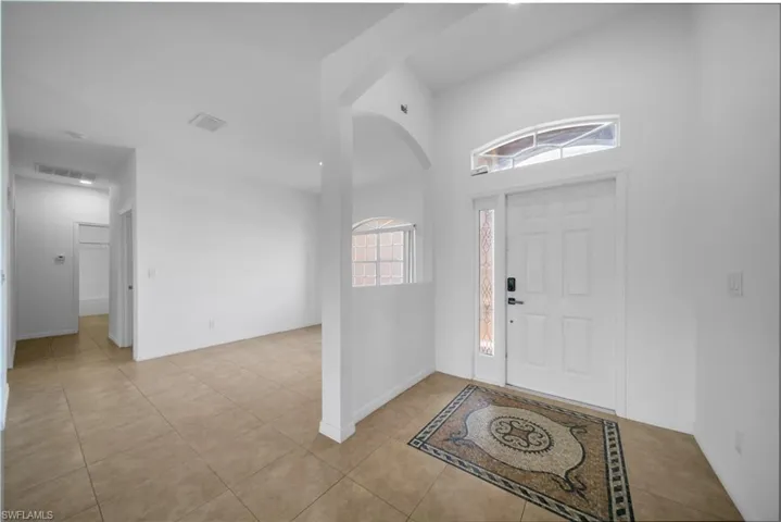 21 Kismet Pkwy E, Cape Coral, Florida 33909