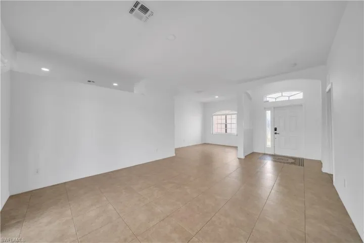 21 Kismet Pkwy E, Cape Coral, Florida 33909