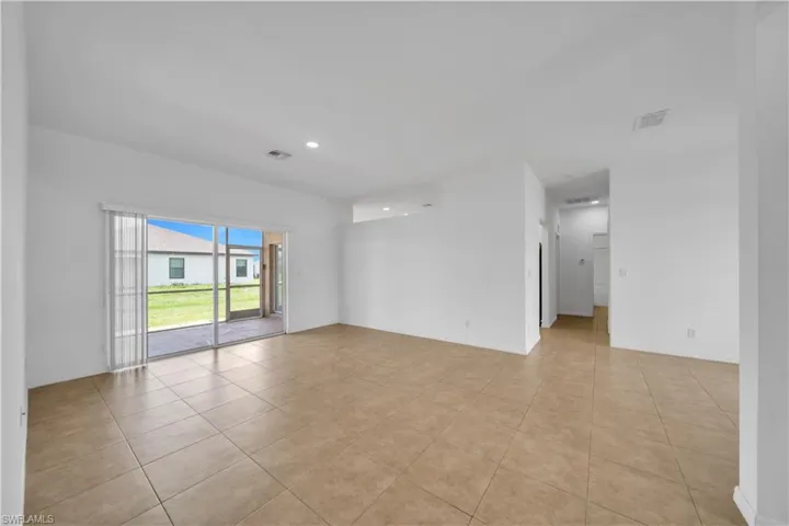 21 Kismet Pkwy E, Cape Coral, Florida 33909