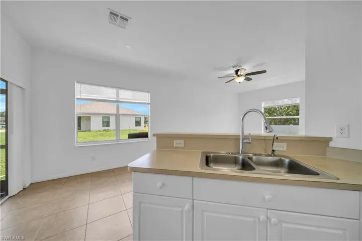 21 Kismet Pkwy E, Cape Coral, Florida 33909