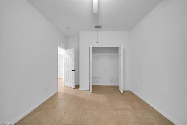 21 Kismet Pkwy E, Cape Coral, Florida 33909