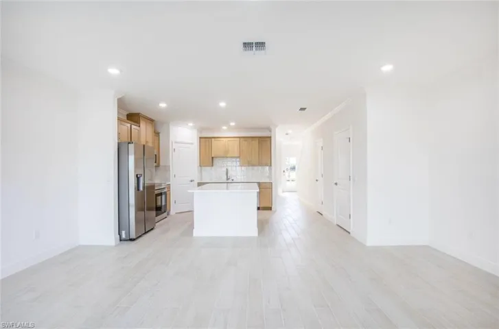 Quartz Countertops & Stainless Appliances