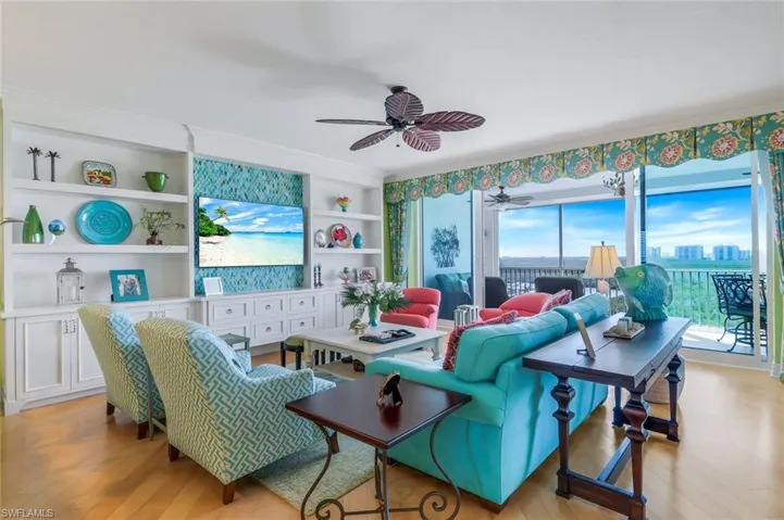 Spacious open floor plan living room to south facing lanai.