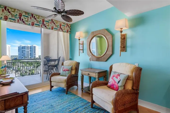 Delightful morning room off kitchen & Verada.