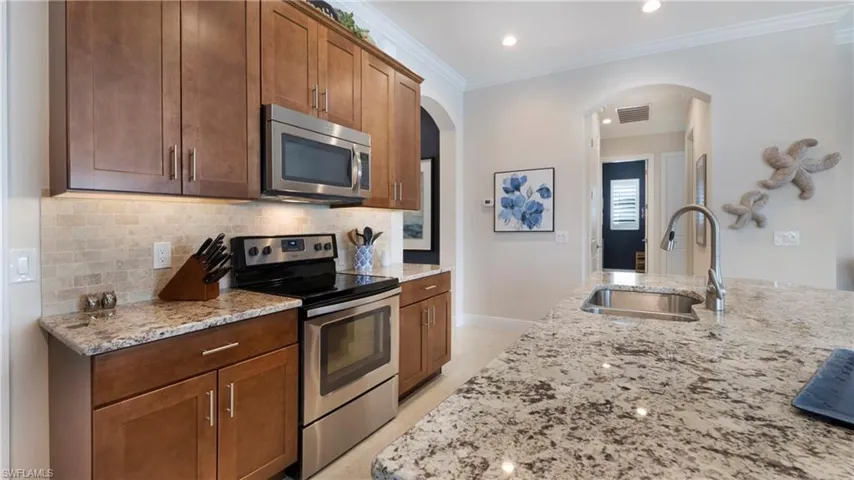1410  Redona  WAY, Naples, FL 34113