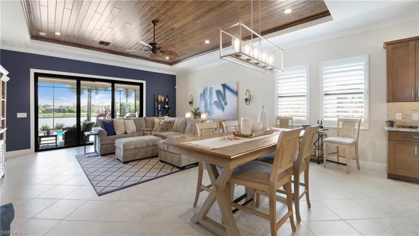 1410  Redona  WAY, Naples, FL 34113