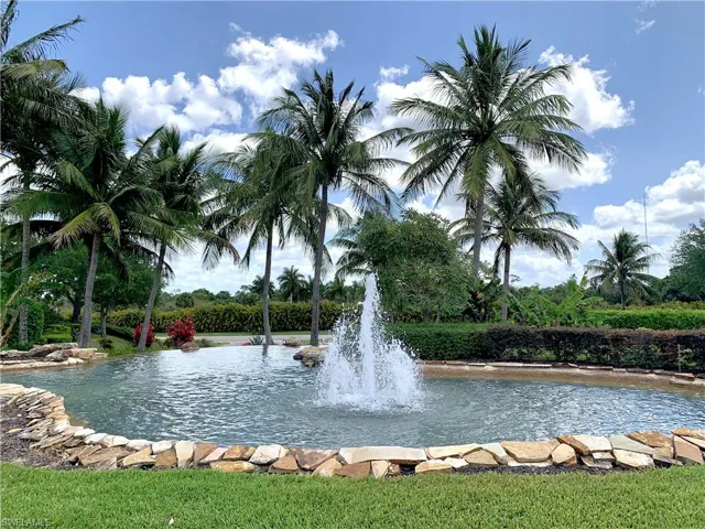 1410  Redona  WAY, Naples, FL 34113