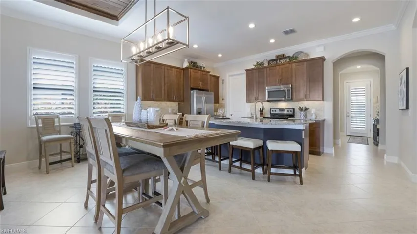 1410  Redona  WAY, Naples, FL 34113
