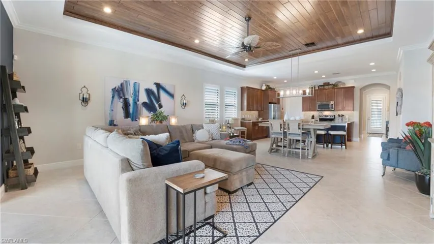 1410  Redona  WAY, Naples, FL 34113