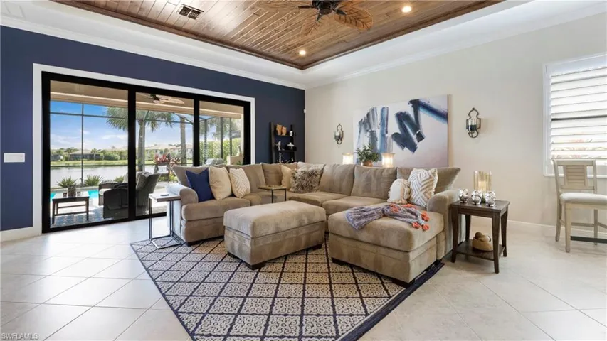 1410  Redona  WAY, Naples, FL 34113