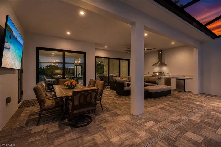 9974 Winterview Dr, Naples, Florida 34109