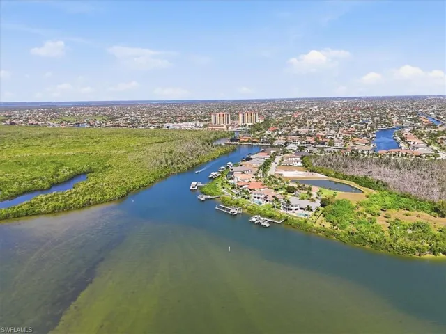 Drone / aerial view of a large body of water