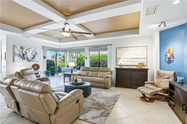 587 Avellino Isles Cir 23101, Naples, Florida 34119