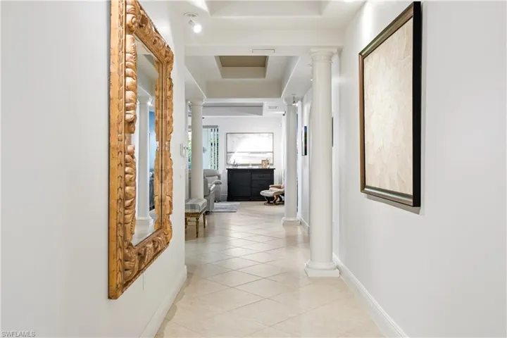 587 Avellino Isles Cir 23101, Naples, Florida 34119