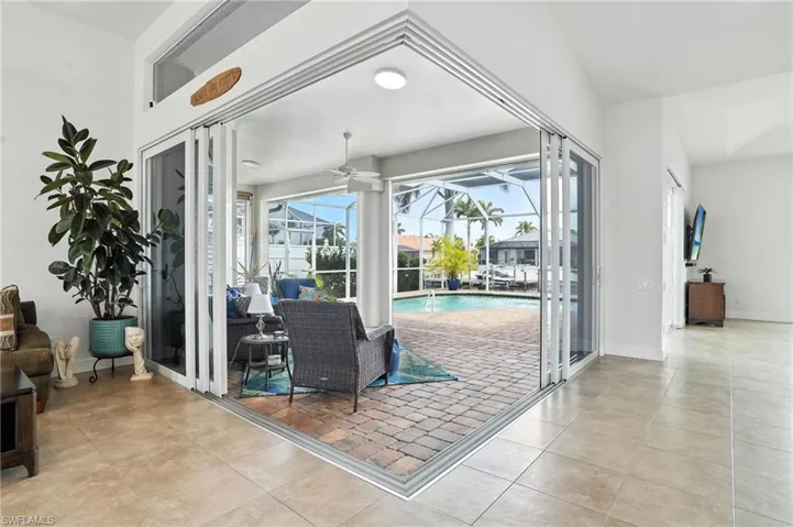 2819 Sw 33rd St, Cape Coral, Florida 33914