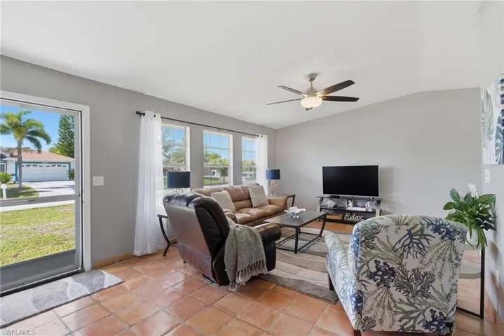 2115 Ne 25th St, Cape Coral, Florida 33909