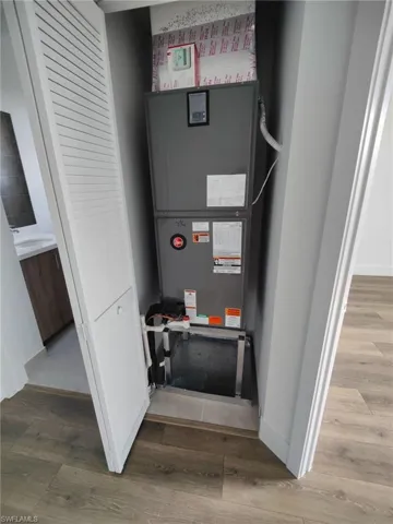 Utilities with heating unit