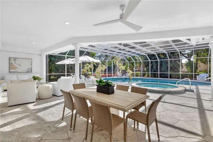 129  Edgemere S WAY, Naples, FL 34105