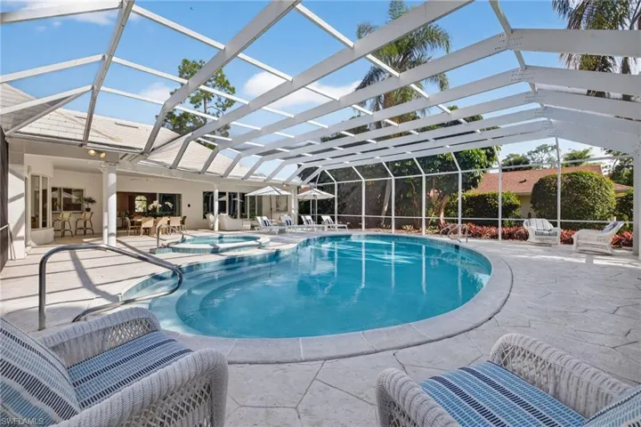 129  Edgemere S WAY, Naples, FL 34105