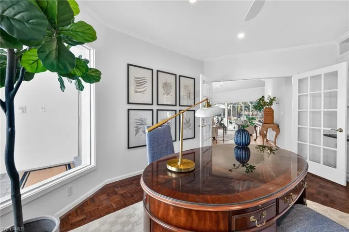 129  Edgemere S WAY, Naples, FL 34105