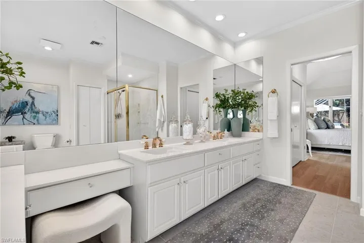 129  Edgemere S WAY, Naples, FL 34105