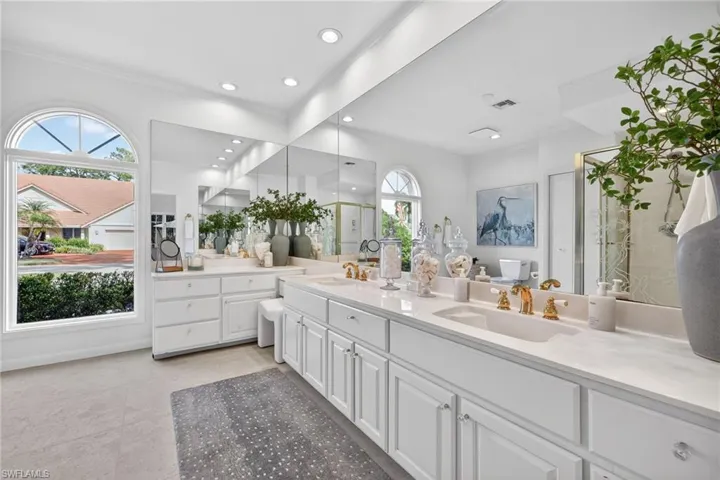 129  Edgemere S WAY, Naples, FL 34105