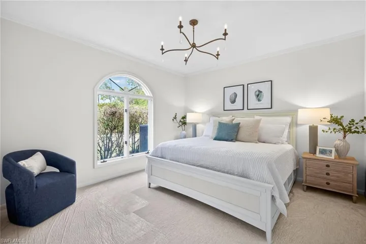 129  Edgemere S WAY, Naples, FL 34105