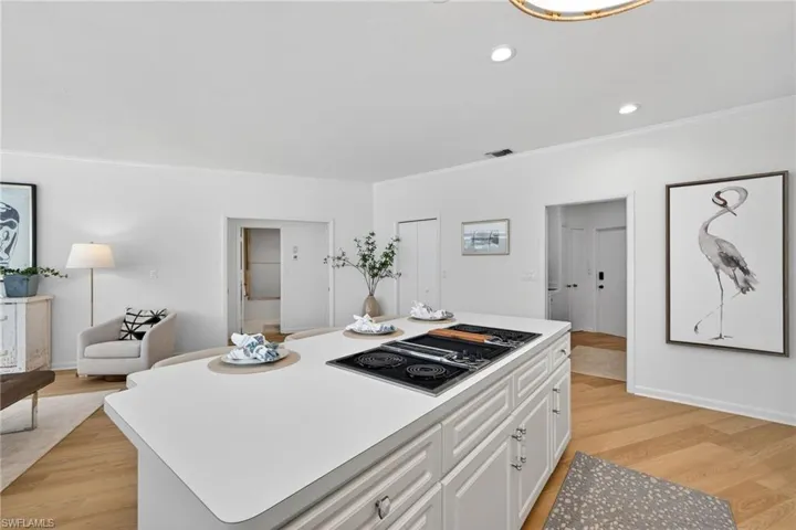 129  Edgemere S WAY, Naples, FL 34105