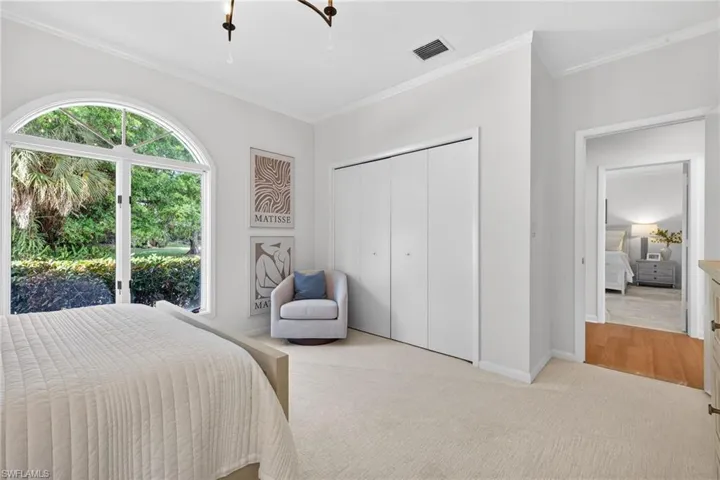 129  Edgemere S WAY, Naples, FL 34105