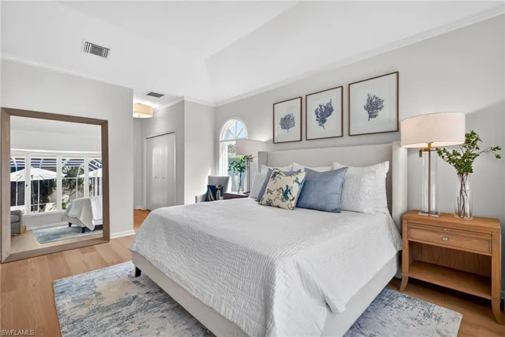 129  Edgemere S WAY, Naples, FL 34105